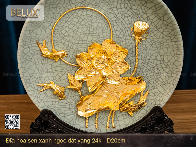 Đĩa hoa sen xanh ngọc dát vàng 24k - D20cm&nbsp;